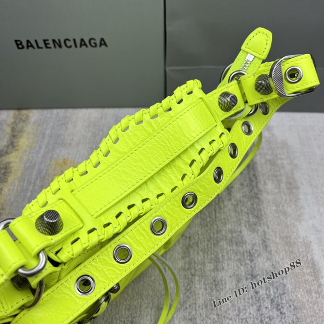 Balenciaga專櫃爆款Le Cagole半月牙腋下包餃子包 巴黎世家經典小號爆裂黑鱷金機車包 fyj1069